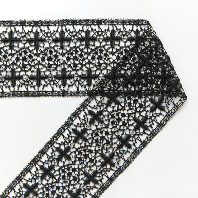 T26M15861 | Floral Cotton Galloon Guipure 13cm - view 1