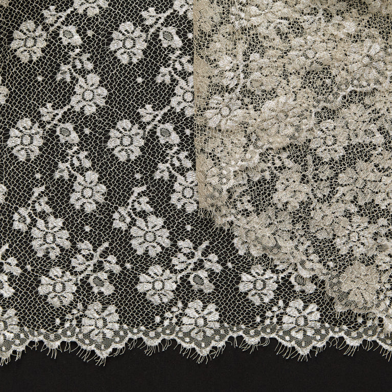 T26M15866 | Dentelle Florale Argentée - vue 1