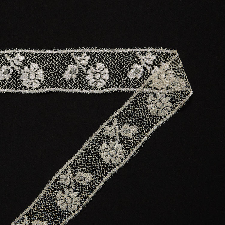 T26M15868 | Silver Floral Galloon Lace 5cm - view 1