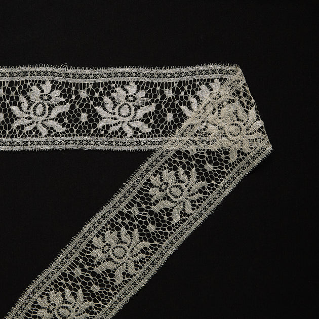 T26M15872 | Silver Floral Lace