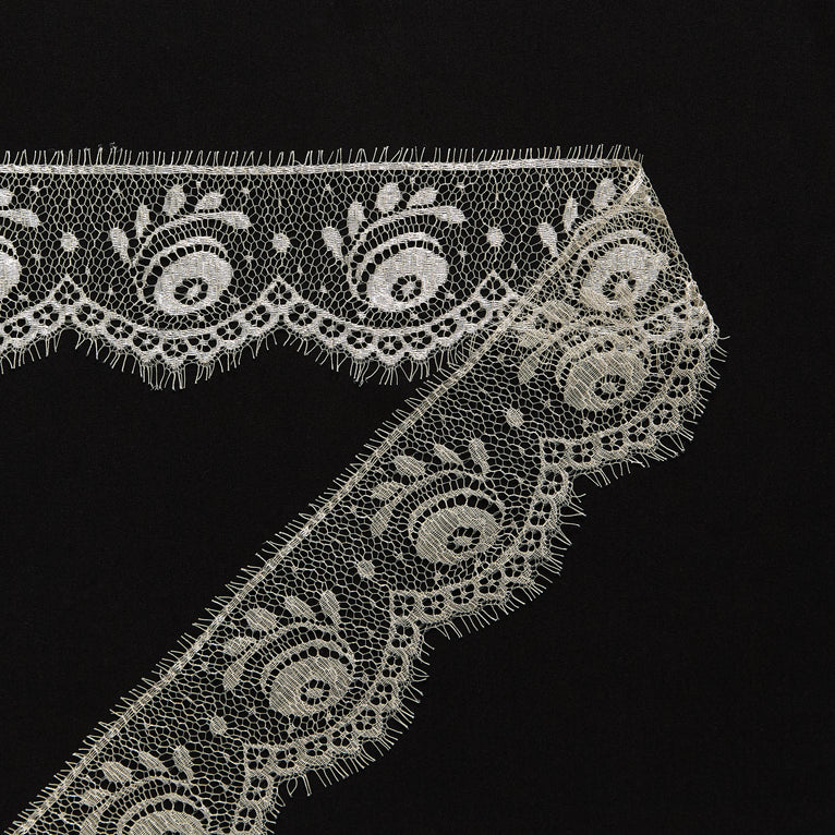 T26M15882 | Silver Floral Galloon Lace 7cm - view 1