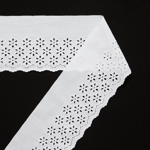 T26M15896 | Galon Broderie Anglaise sur Voile en Coton 11cm