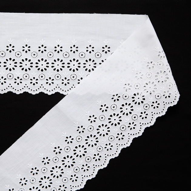T26M15906 | Galon Broderie Anglaise sur Voile en Coton 13cm