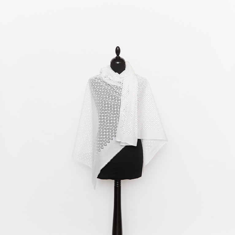 T26M15913 | Broderie Anglaise On Cotton Voile - view 2