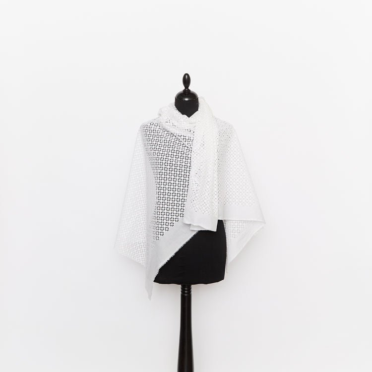 T26M15913 | Broderie Anglaise On Cotton Voile - view 2
