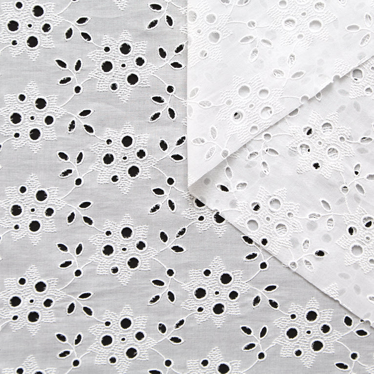 T26M15915 | Broderie Anglaise sur Voile en Coton - vue 1