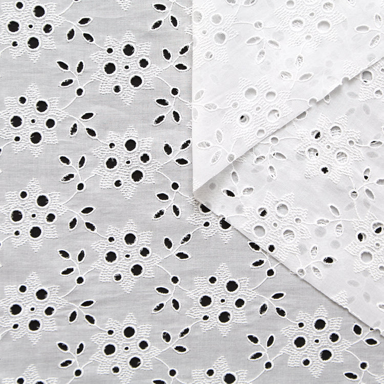 T26M15915 | Broderie Anglaise sur Voile en Coton - vue 1