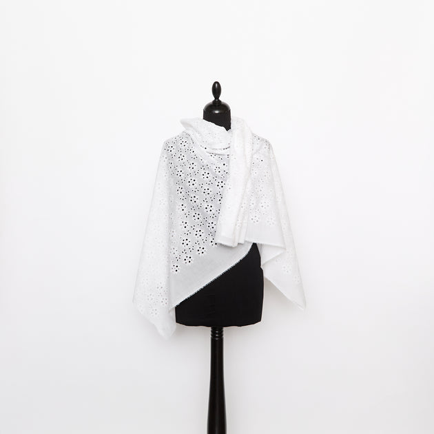 T26M15915 | Broderie Anglaise sur Voile en Coton