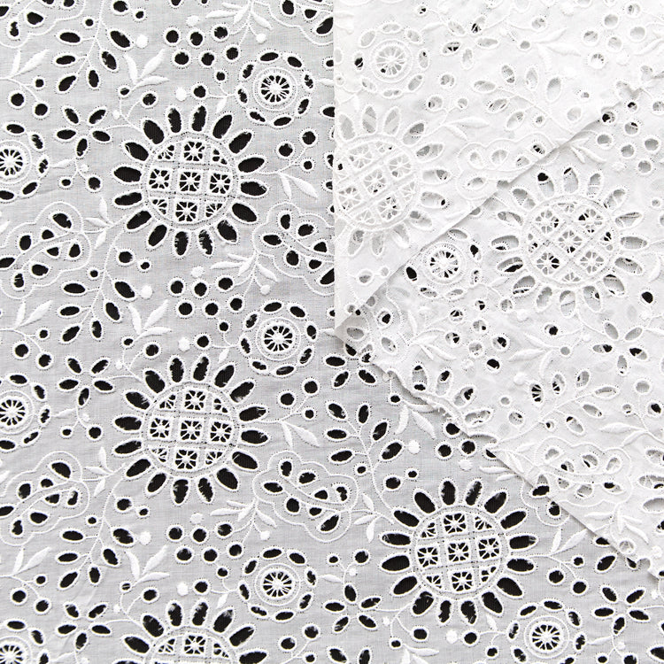 T26M15916 | Broderie Anglaise sur Voile en Coton - vue 1