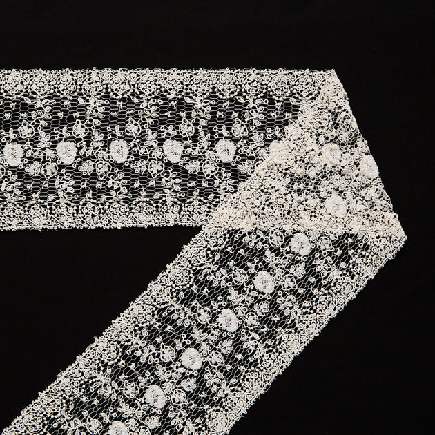 T26M15962 | Galon Dentelle Floral Léger 12cm