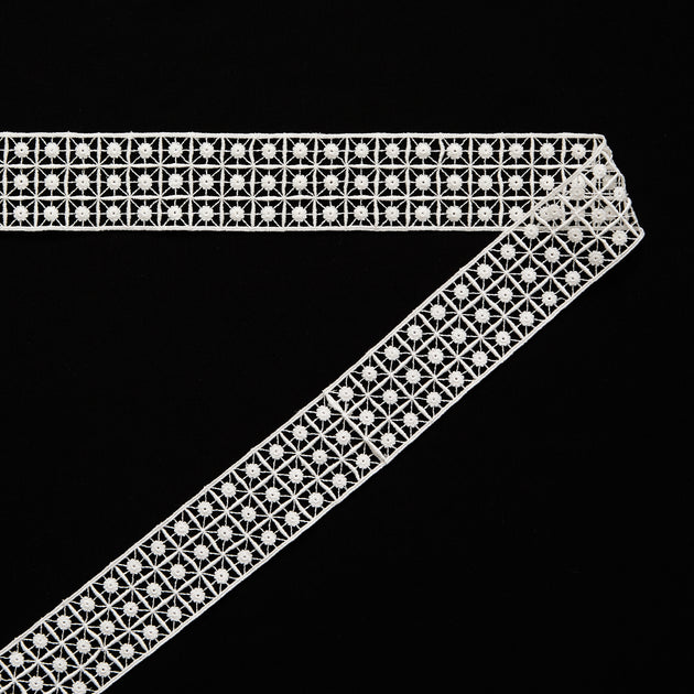 T26M15971 | Floral and Geometrical Galloon Guipure 4cm