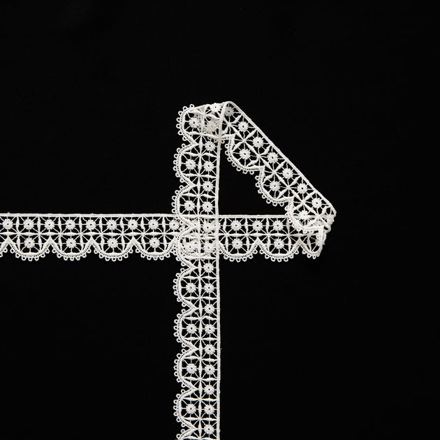 T26M15972 | Floral and Geometrical Galloon Guipure 3cm