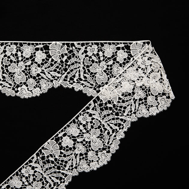 T26M15979 | Floral Cotton Galloon Guipure 8cm