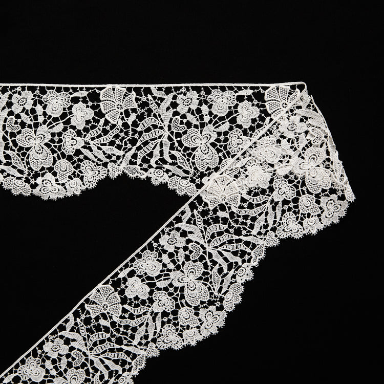 T26M15979 | Floral Cotton Galloon Guipure 8cm - view 1
