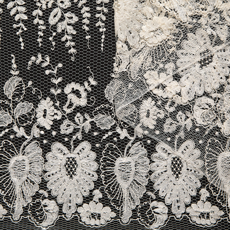 T26M16001 | Floral Lace - view 1