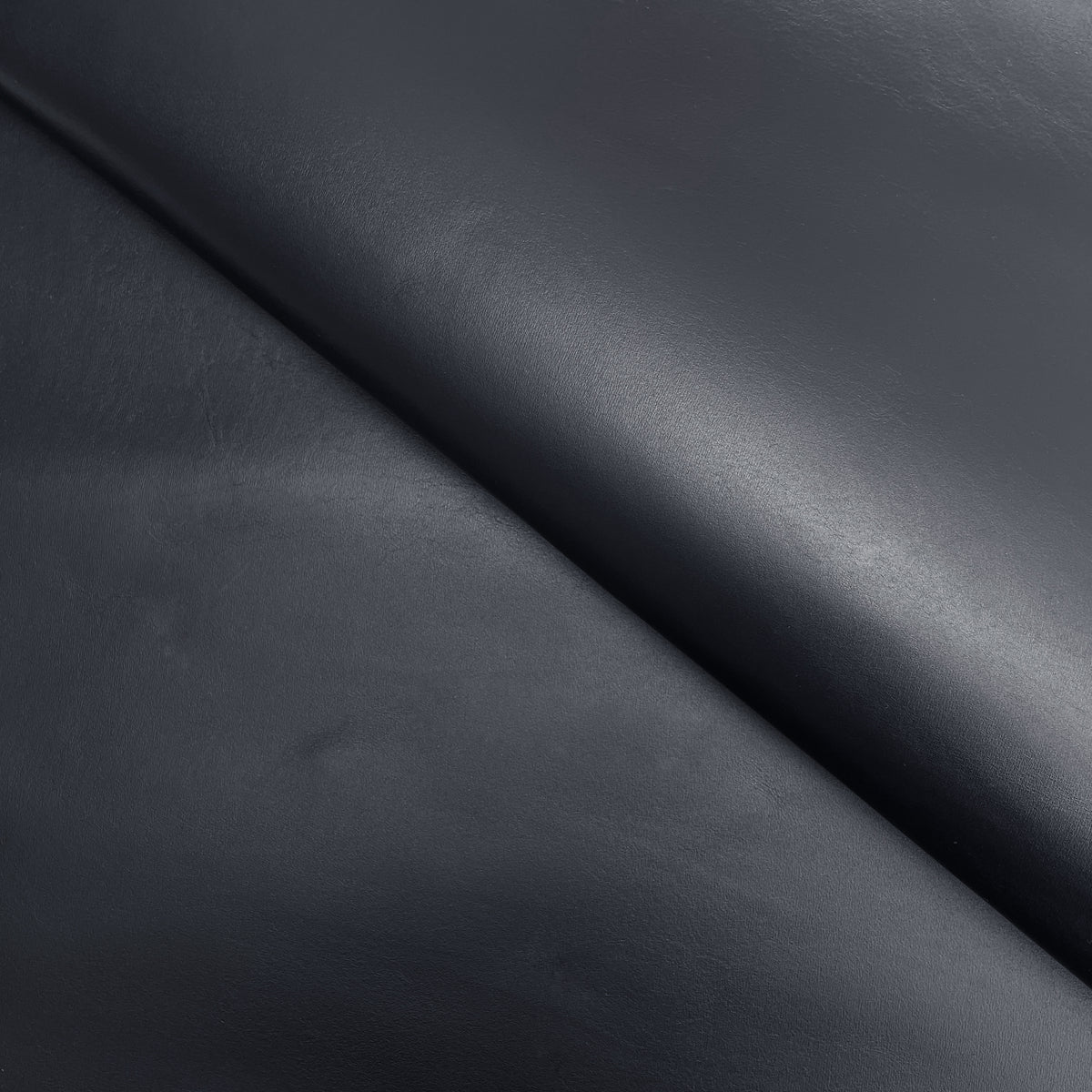 C22B00021 | Supplue box calfskin