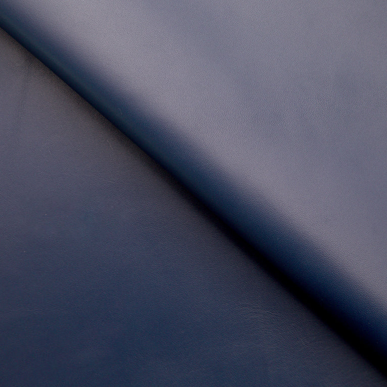 C22S00001 | Smooth satinated sheepskin - view 1