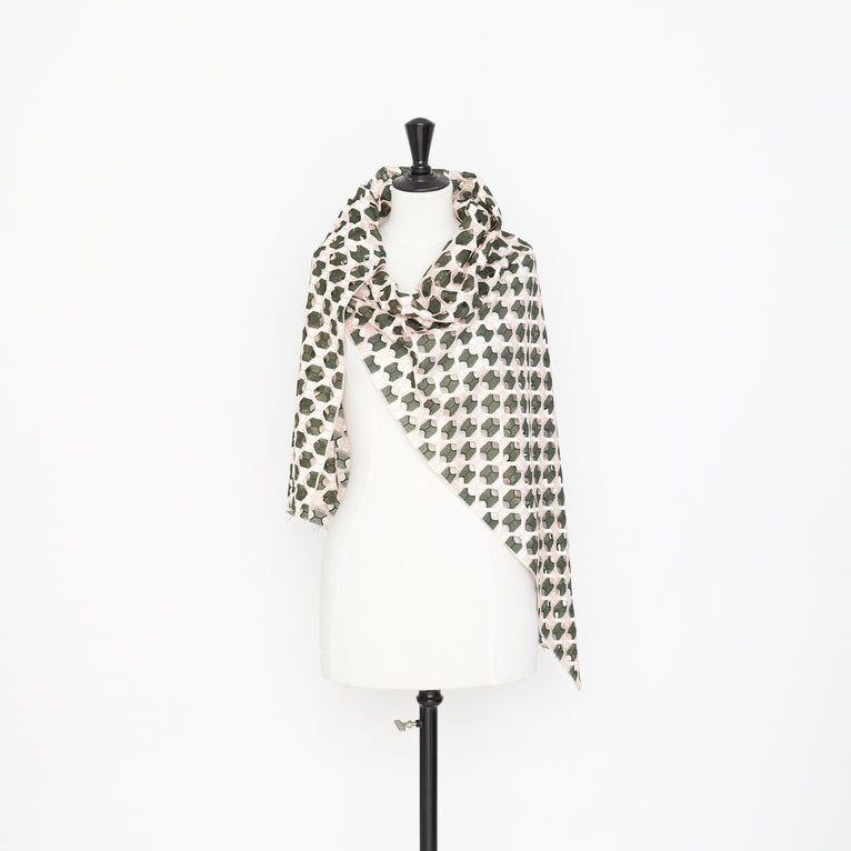 d21c00011 | Broderie Lourde Géométrique - vue 3