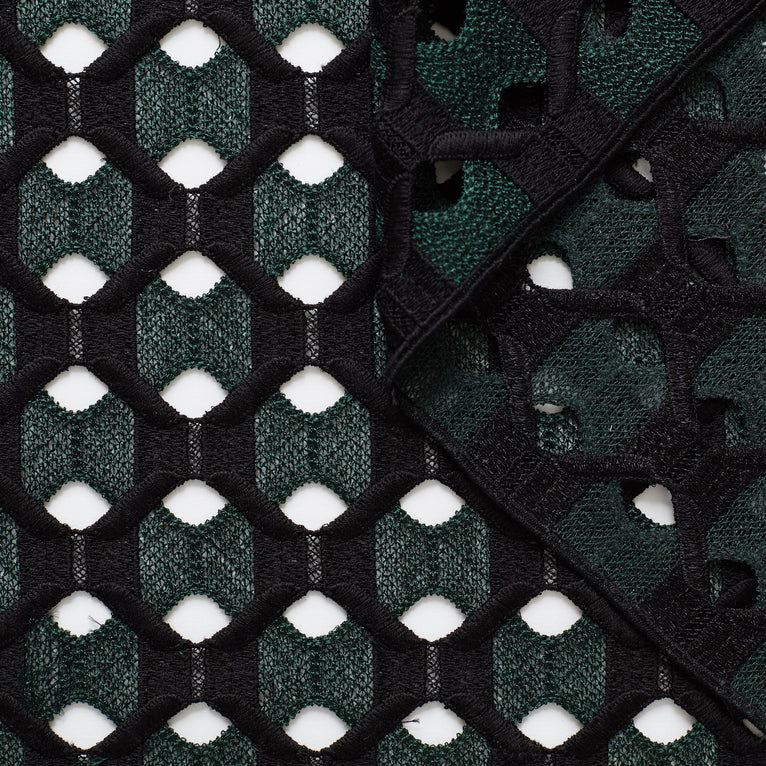 d21c00011 | Broderie Lourde Géométrique - vue 1