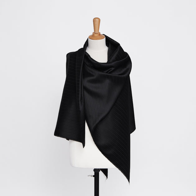 T20A00040 | Viscose Acetate Stripe Lining