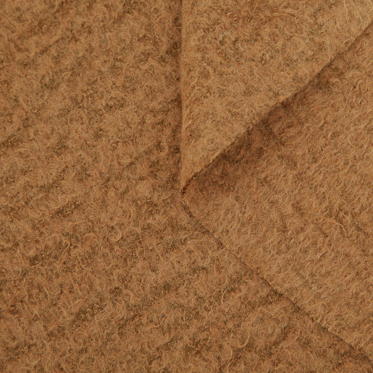 T20A00096 | Splittable Curly Lama Wool - view 1