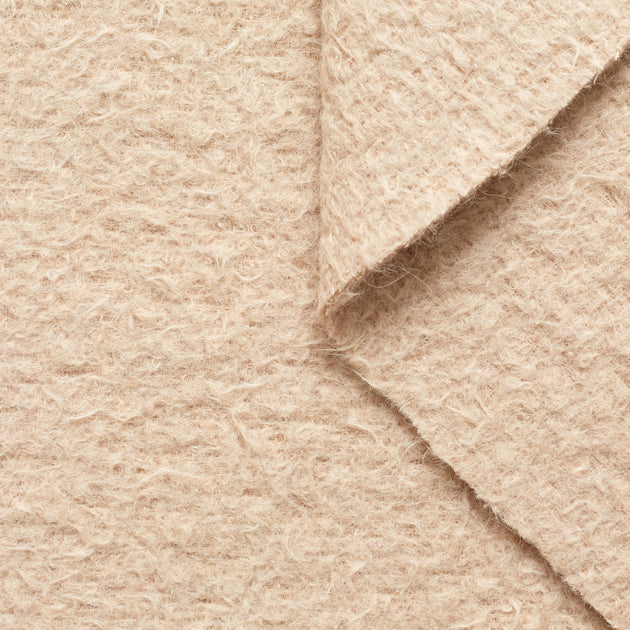 T20A00096 | Splittable Curly Lama Wool