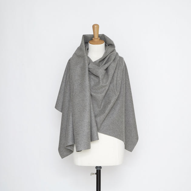 T20A00243 | Wool Drap Suiting
