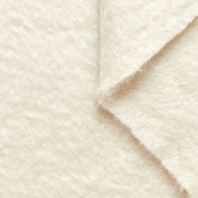 T20A00270 | Hairy Blanket