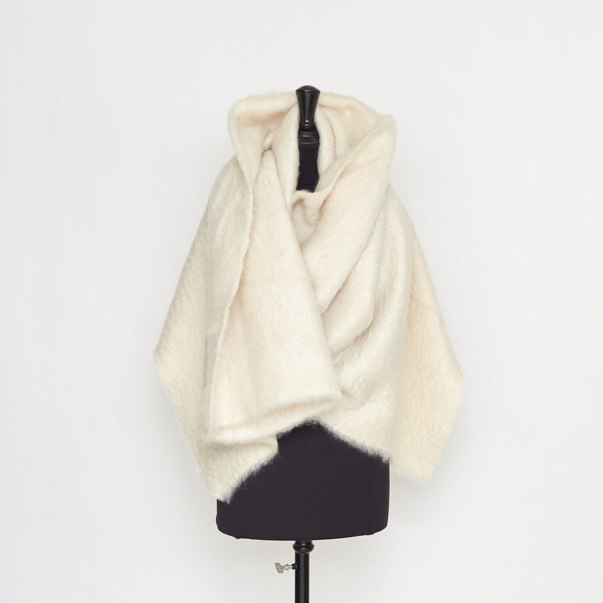 T20A00270 | Hairy Blanket