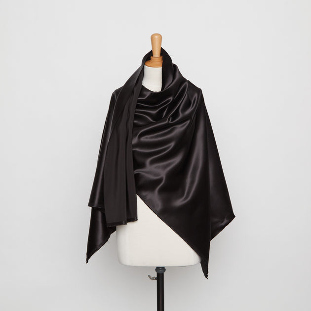 T20A00275 | Glossy Fluid Satin