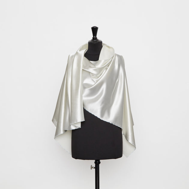 T20A00275 | Glossy Fluid Satin