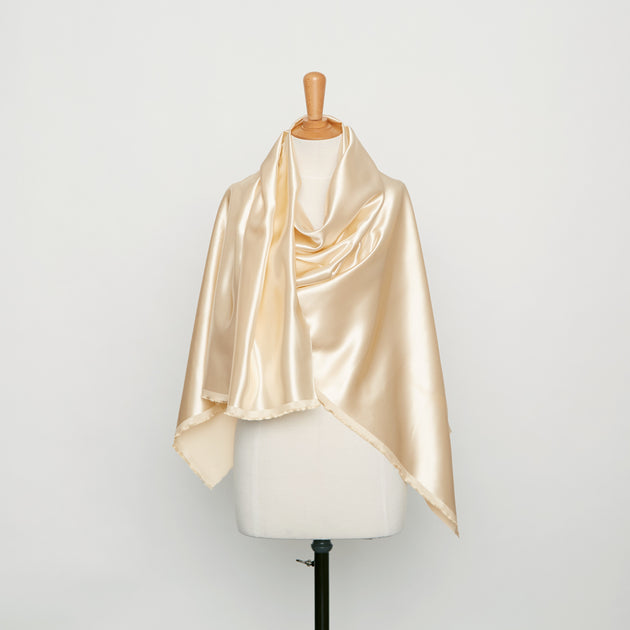T20A00275 | Glossy Fluid Satin
