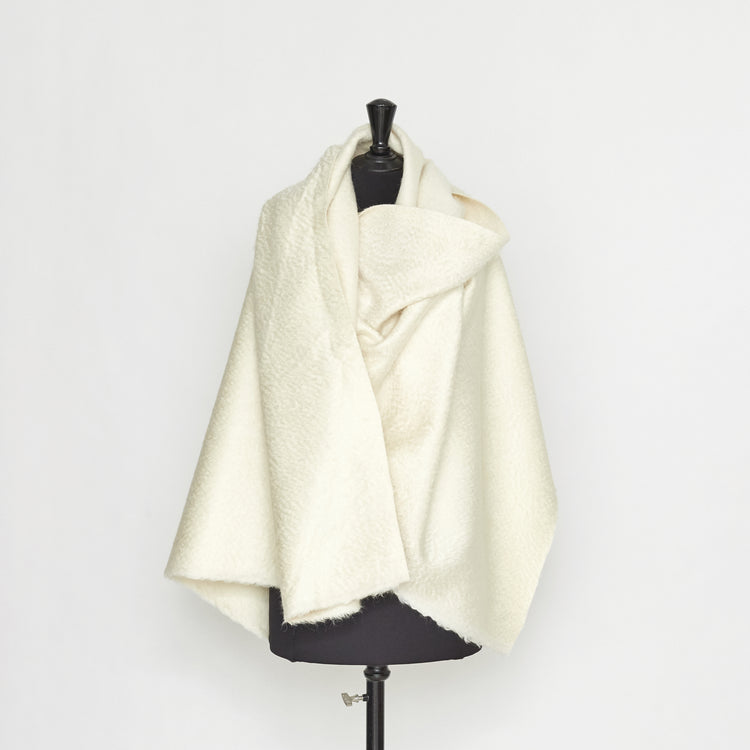 T20A00325 | Splittable Curly Mohair - view 4