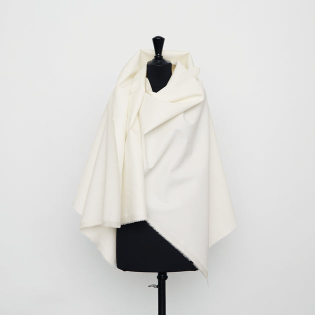 T20A00347 | Linen Canvas