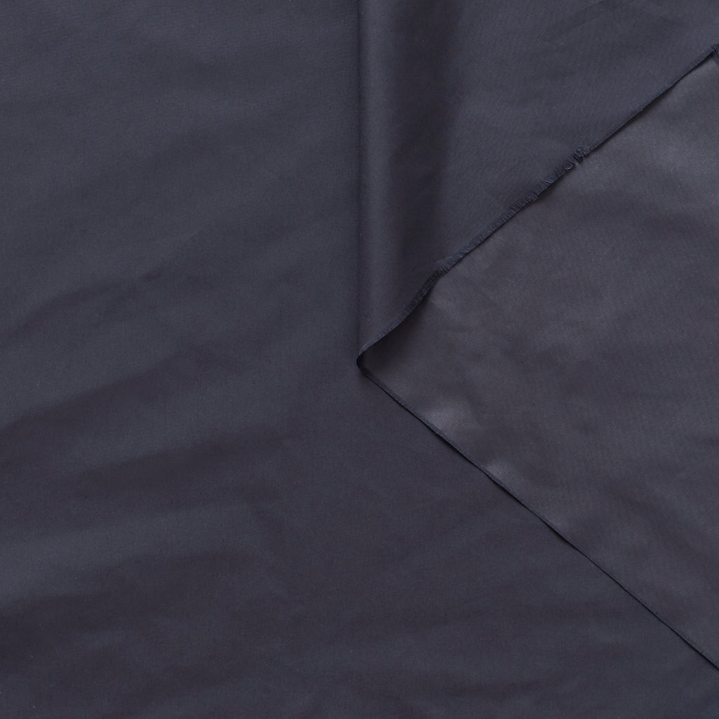T21B00432 | Water Repellent & Windbreaker Light Parachute