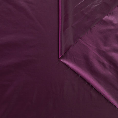 T21B00474 | Iridescent Water Repellent Windbreaker