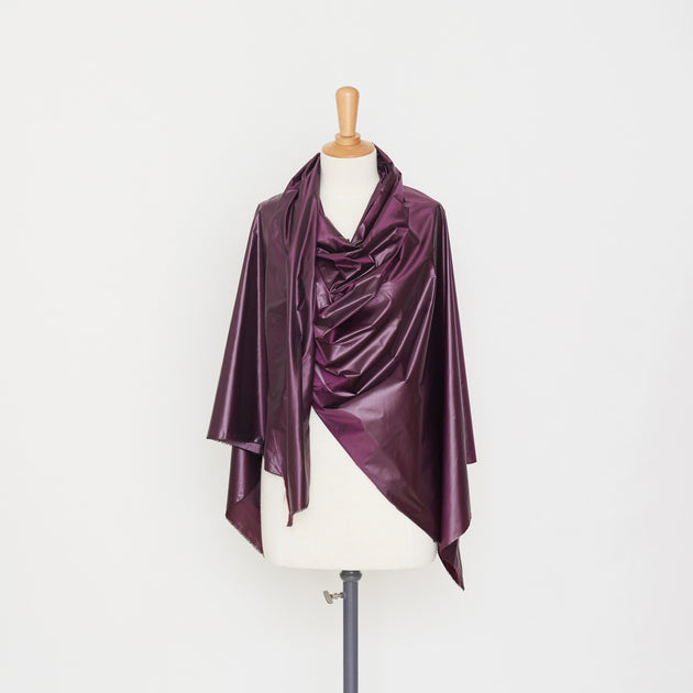 T21B00474 | Iridescent Water Repellent Windbreaker