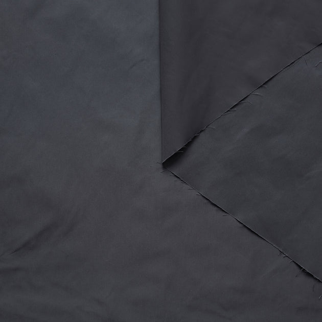 T21B00515 | Water Repellent Technical Windbreaker