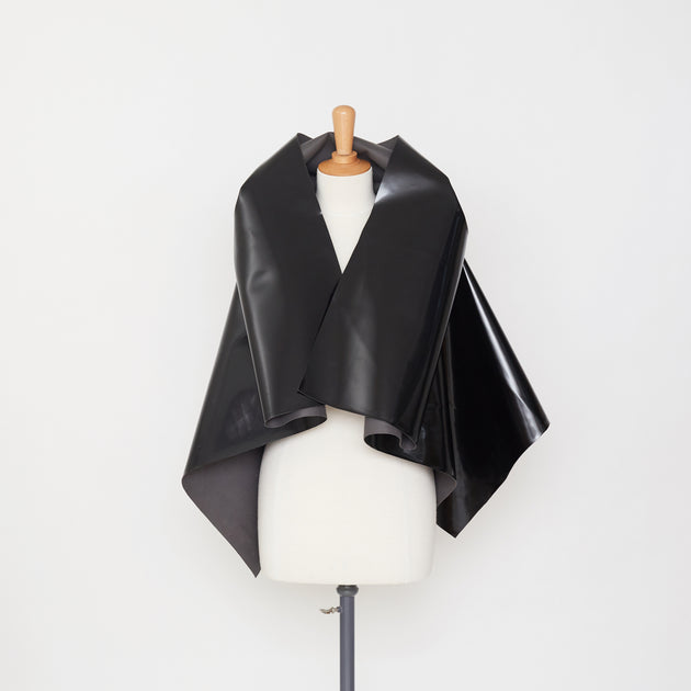 T21B00543 | Glossy Vinyl Back Suédine