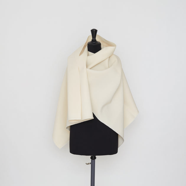 T21B00545 | Heavy Wool & Silk Cady