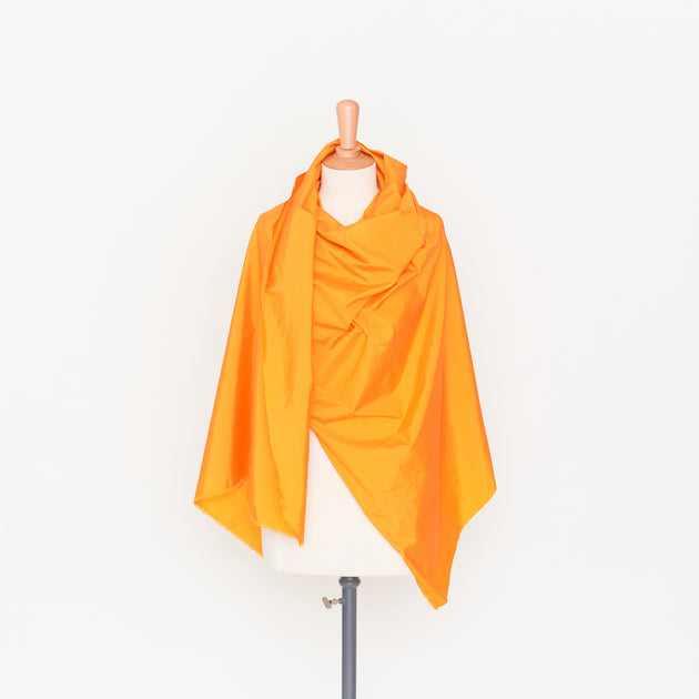 T21B00554 | Water Repellent Shiny Parachute