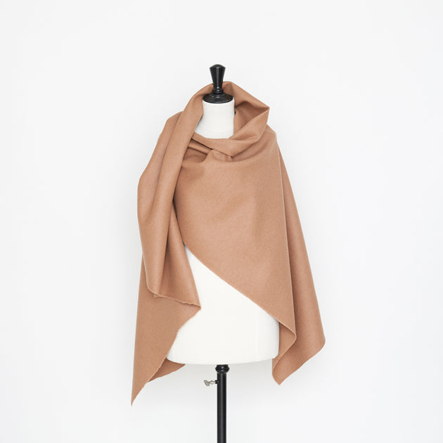 T21C00581 | Water Repellent Splittable Baby Camel Drap