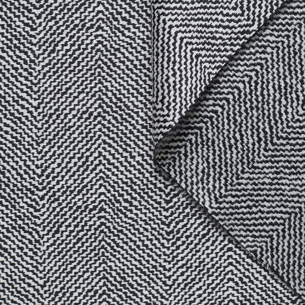 T21C00582 | Wool and Silk Large Herringbone