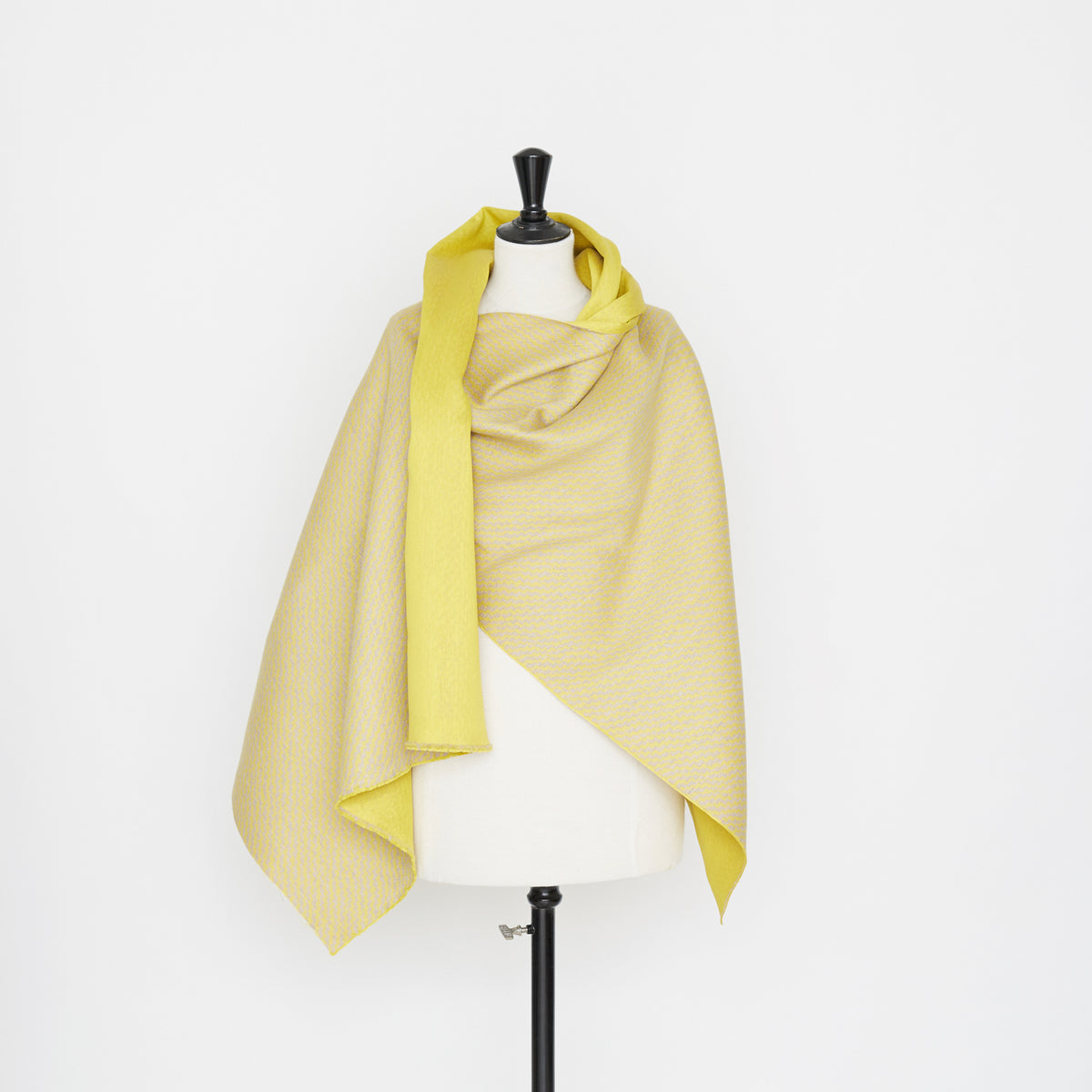 T21C00585 | Wool and Cotton Diagonal