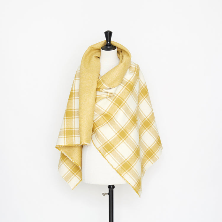 T21C00591 | Splittable Checked Alpaca Drap - view 2