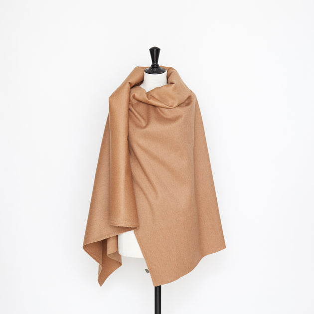 T21C00604 | Water Repellent Lustre Camel Drap