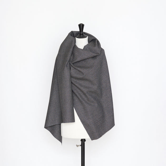 T21C00608 | Houndstooth Wool Suiting