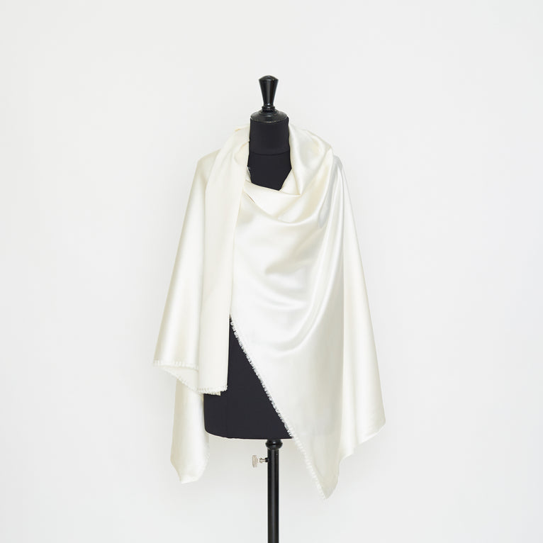 T21C00652 | Liquid Viscose Satin - view 3
