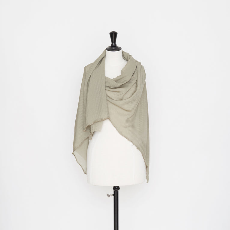 T21C00658 | Plumetis Fluid Voile - view 3