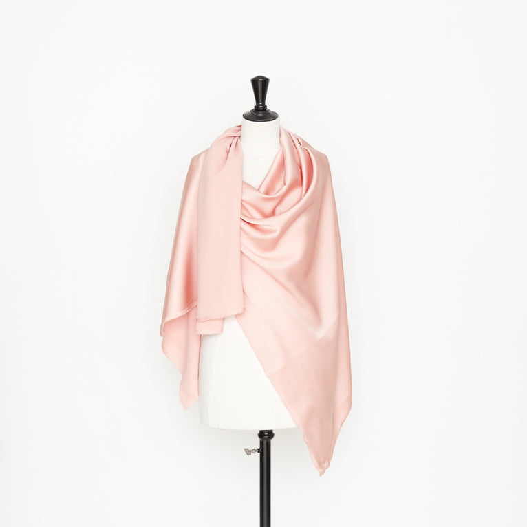 T21C00665 | Fluid Crepe Satin - view 2